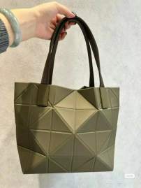 Picture of Issey Miyake Handbags _SKUfw165864523fw